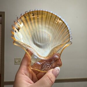 Elegant Amber Glass Shell Dish